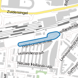 Achter het Station
